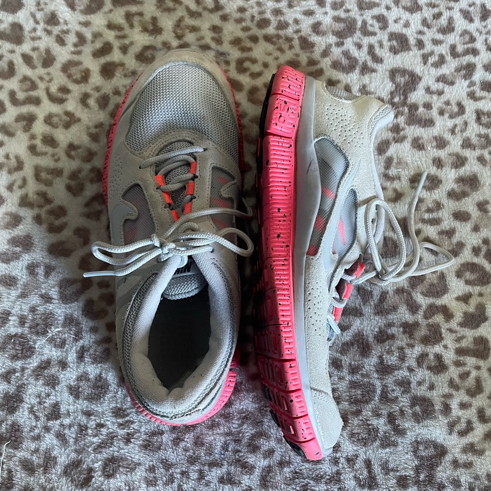 Nike Women's Athletic Shoes in Gray and Pink